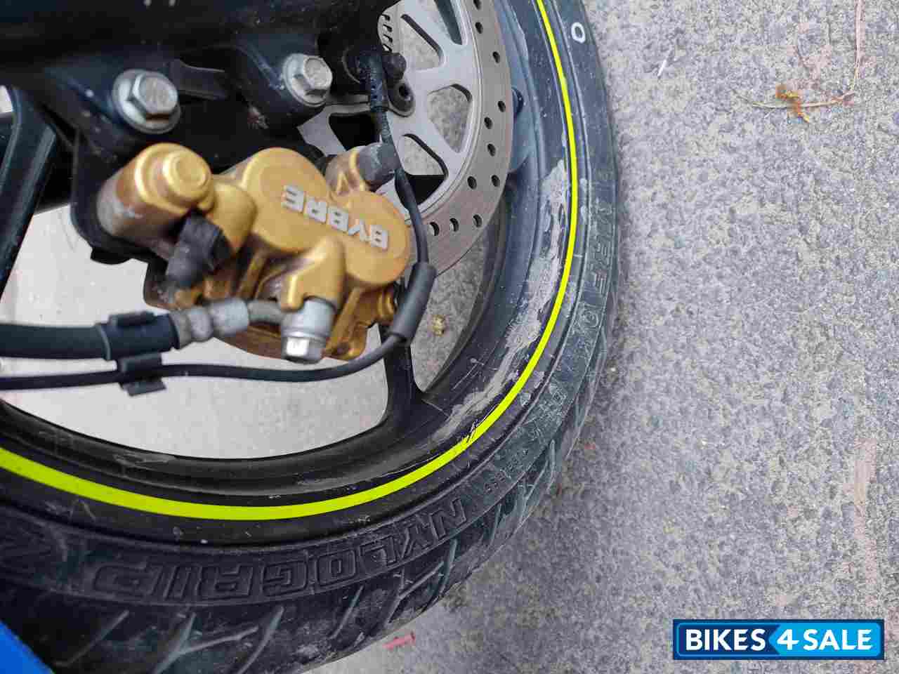 Blue Suzuki Gixxer SF