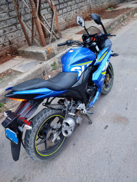 Blue Suzuki Gixxer SF