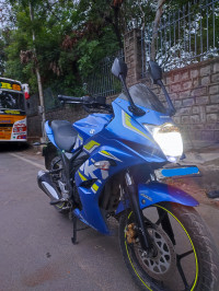 Blue Suzuki Gixxer SF