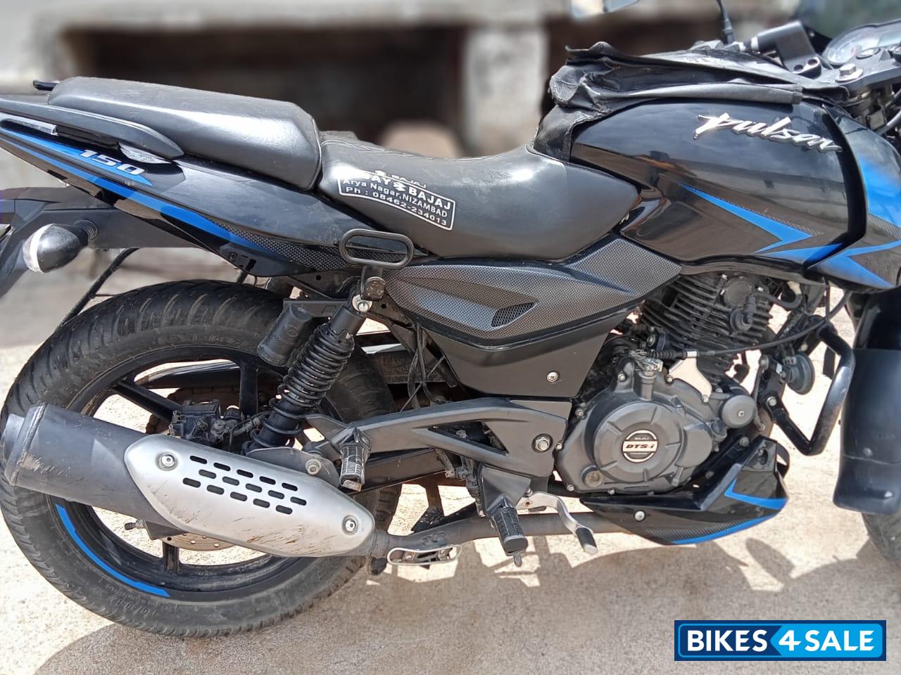 Blue Black Bajaj Pulsar 150 BS6