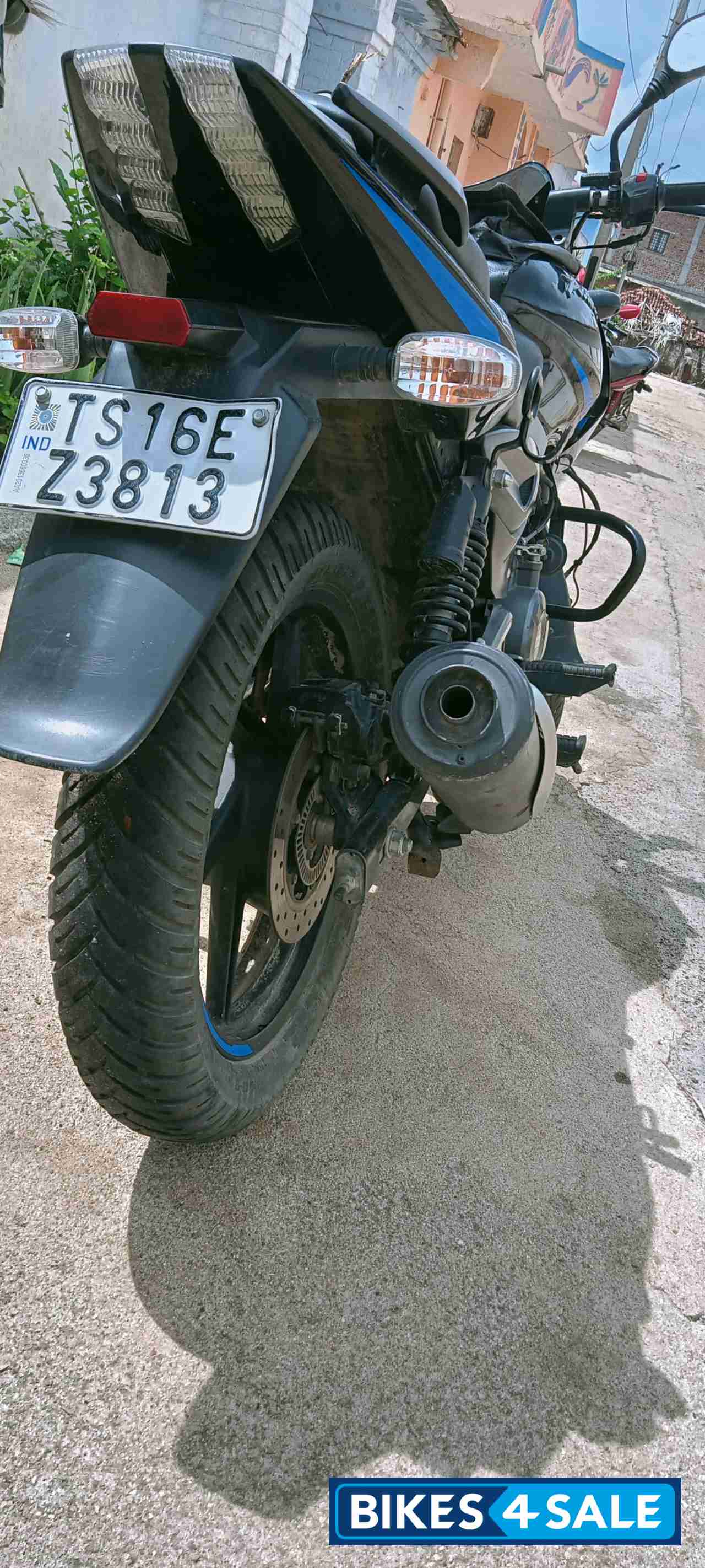 Blue Black Bajaj Pulsar 150 BS6