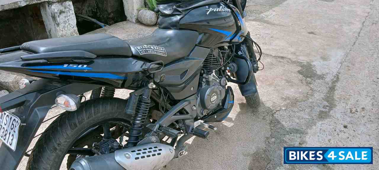 Blue Black Bajaj Pulsar 150 BS6