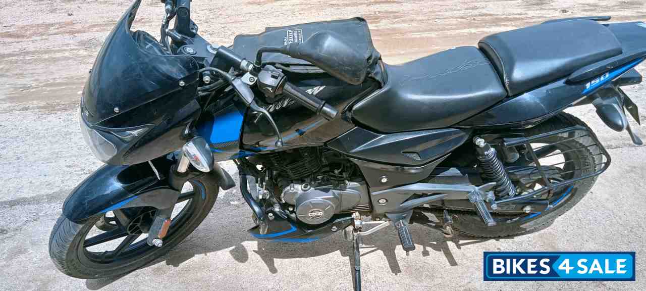 Blue Black Bajaj Pulsar 150 BS6