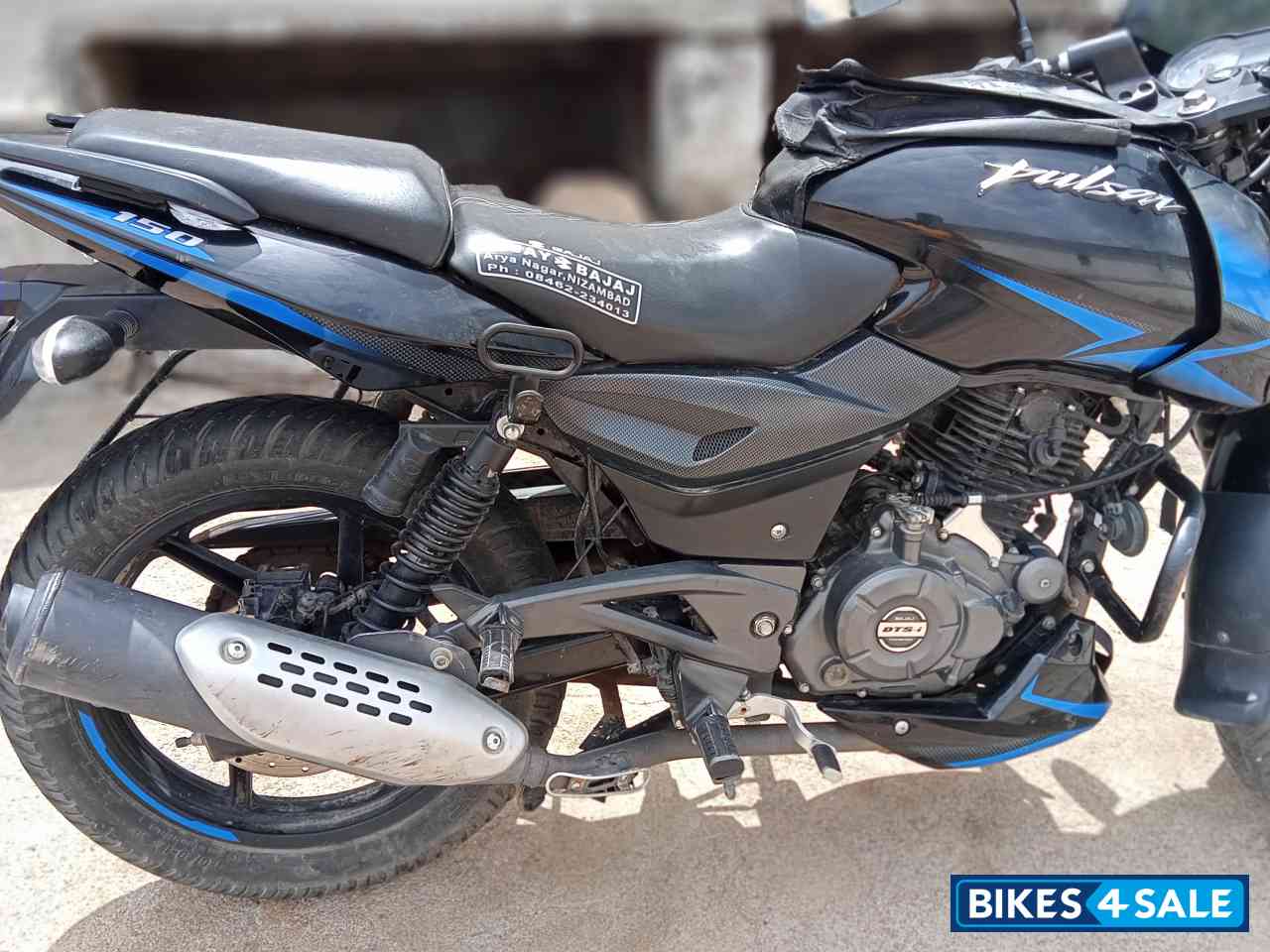 Blue Black Bajaj Pulsar 150 BS6
