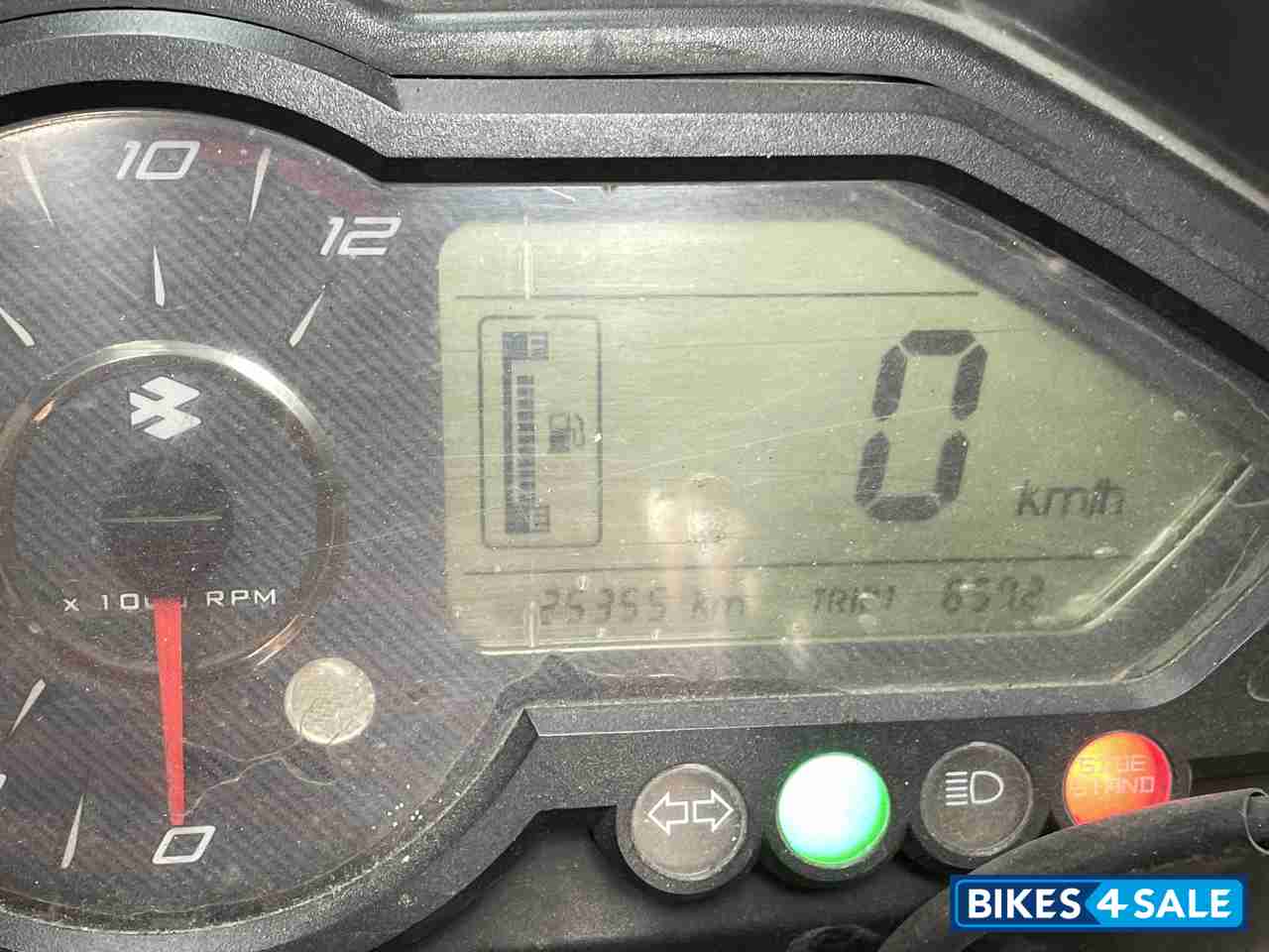 Red Bajaj Pulsar 220F