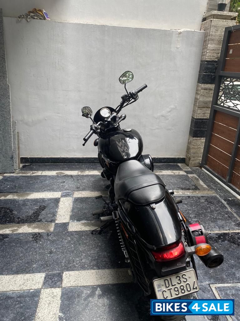 Black Harley Davidson Street 750