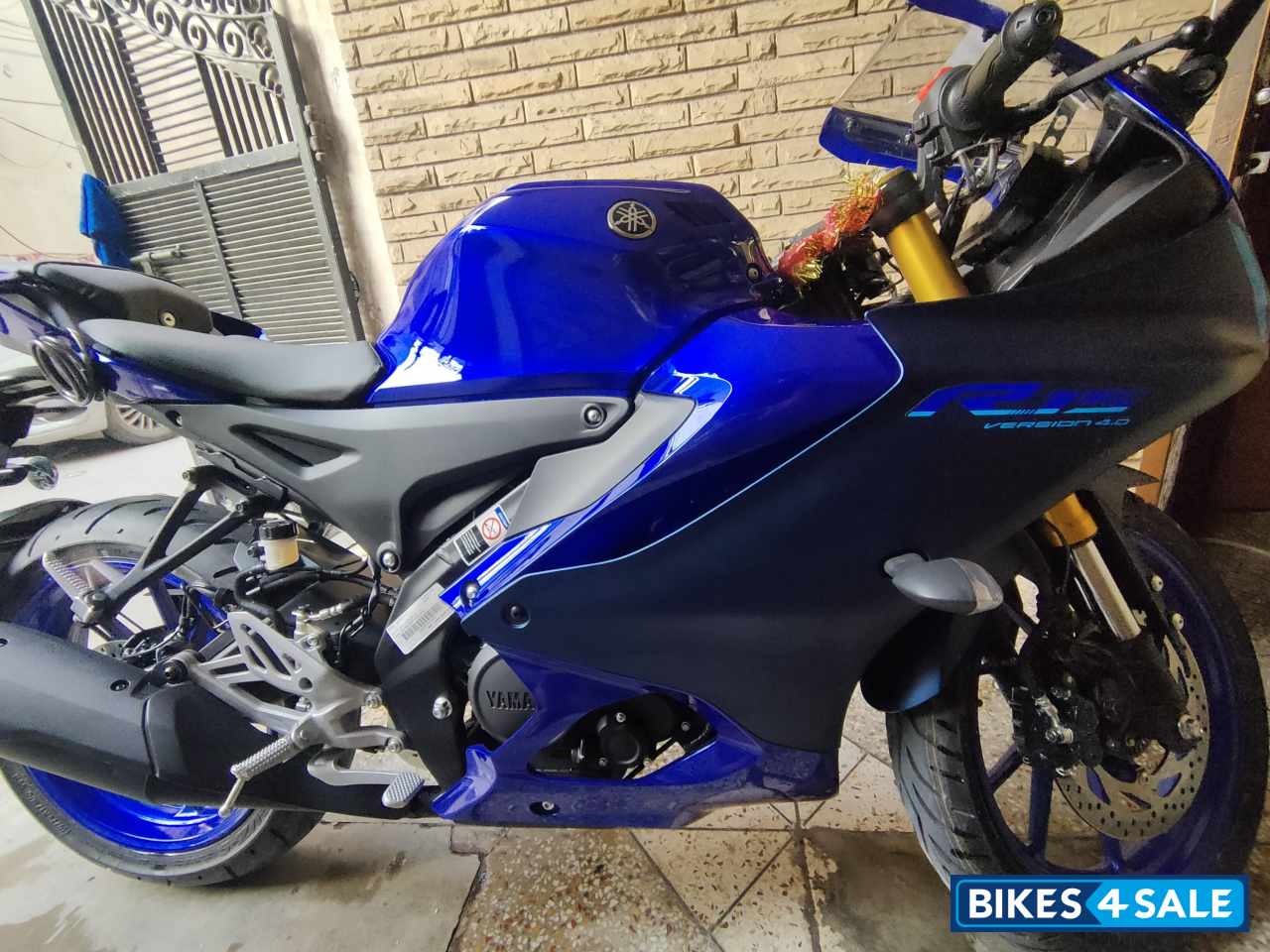 Blue Yamaha R15 V4