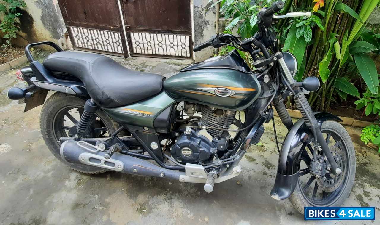 Bajaj Avenger Street 220