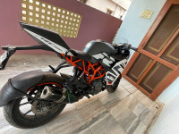 Black KTM RC 390