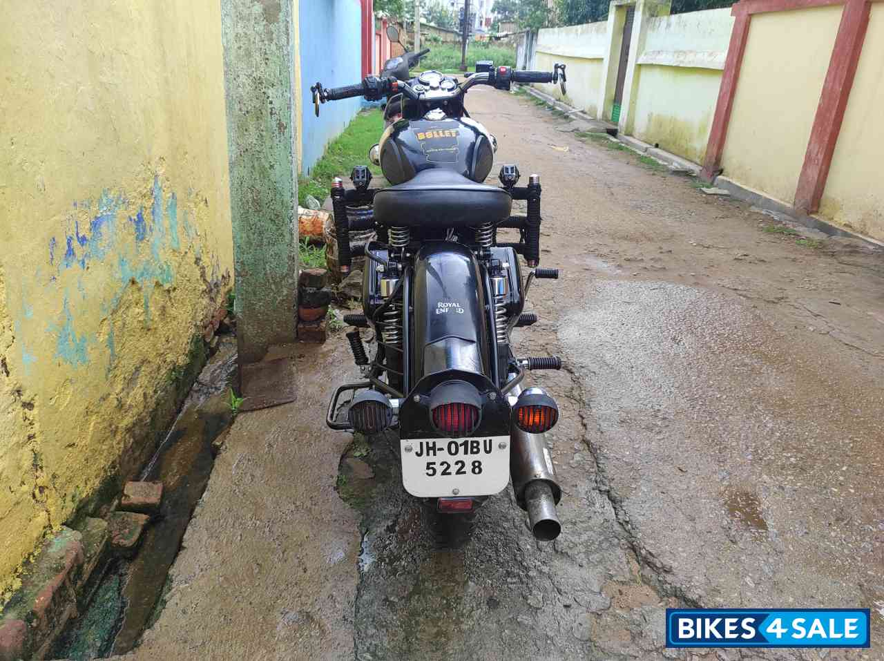 Black Royal Enfield Classic 350