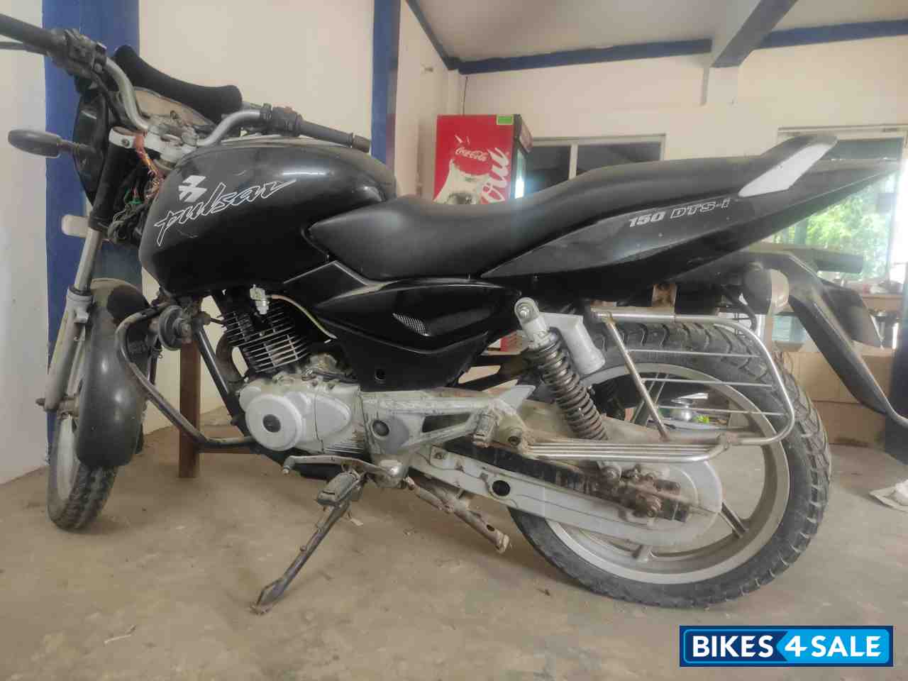 Black Bajaj Pulsar 150 DTSi