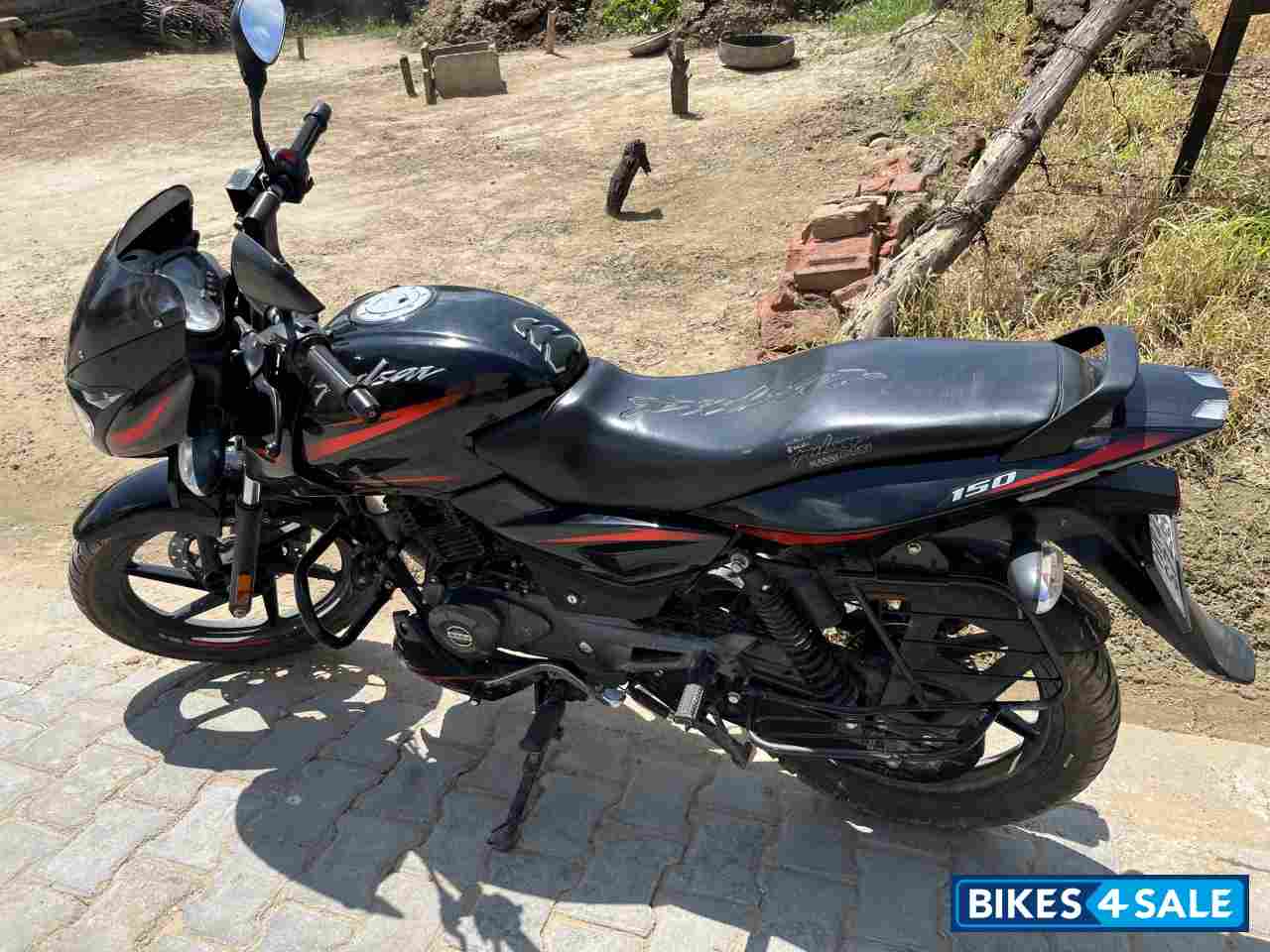 Black Bajaj Pulsar 150 DTSi