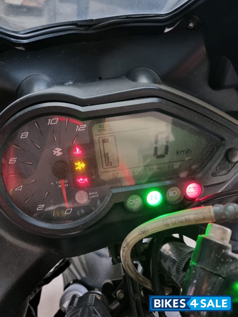 Black Bajaj Pulsar 220F