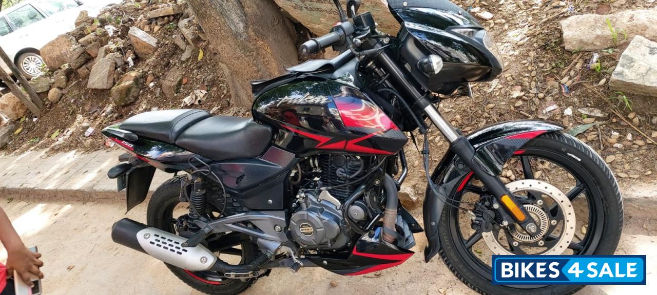 Bajaj Pulsar 150 Twin Disc BS6 Bajaj Pulsar 150 Twin Disc BS6