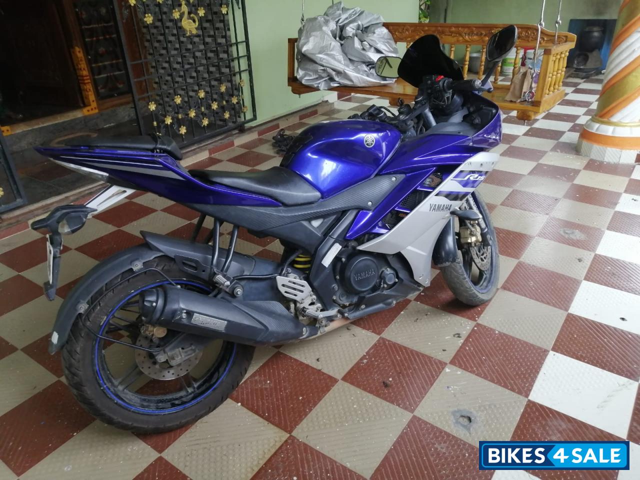 Bule Yamaha YZF R15 V2