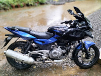 Bajaj Pulsar 220F