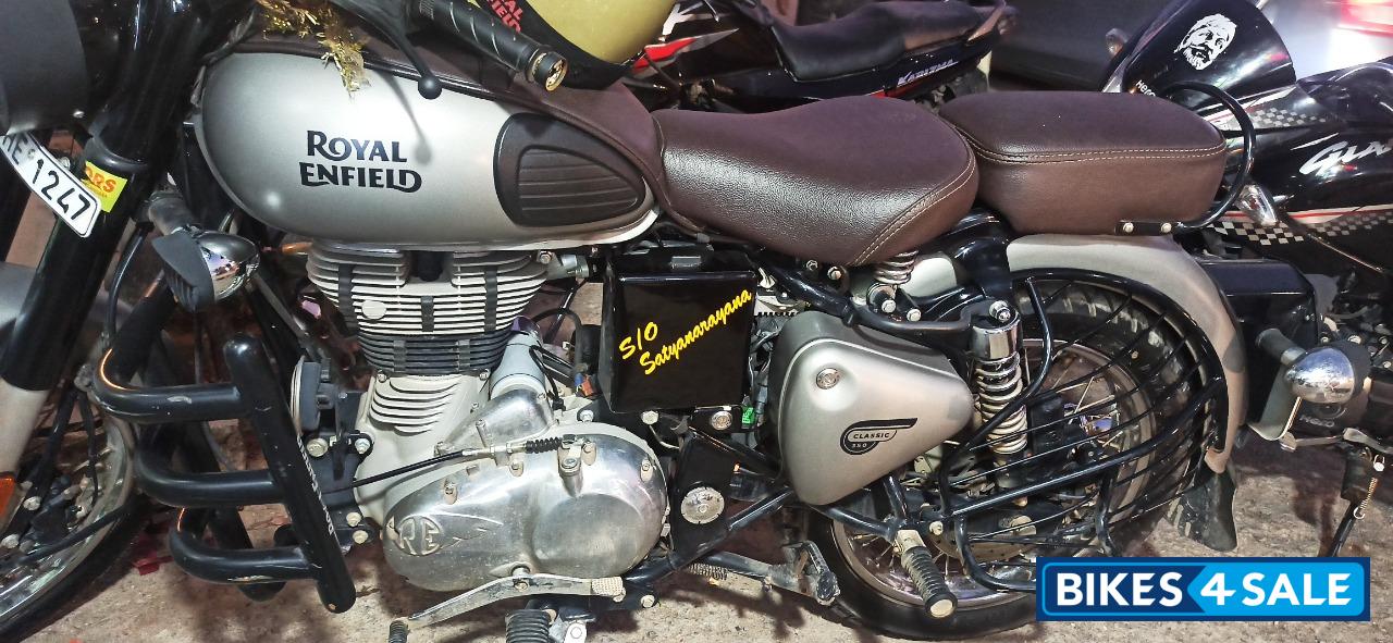 Gun Metal Grey Royal Enfield Classic 350 Dual Channel BS6