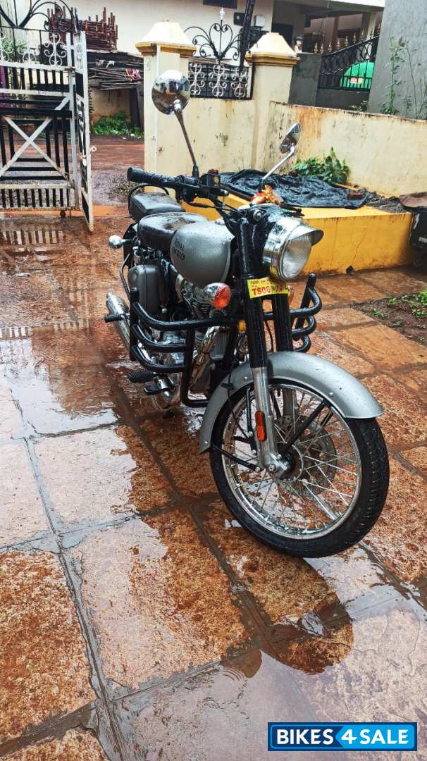 Gun Metal Grey Royal Enfield Classic 350 Dual Channel BS6