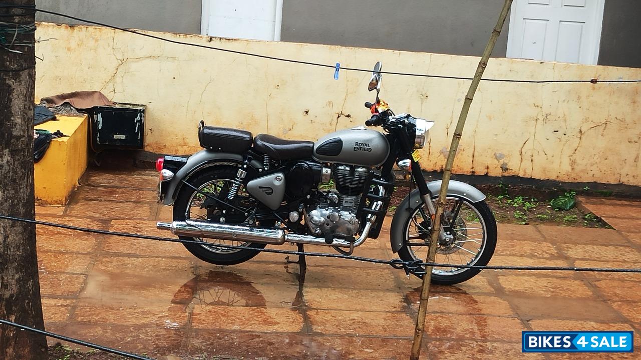 Gun Metal Grey Royal Enfield Classic 350 Dual Channel BS6