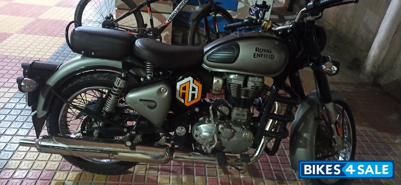 Gun Metal Grey Royal Enfield Classic 350 Dual Channel BS6