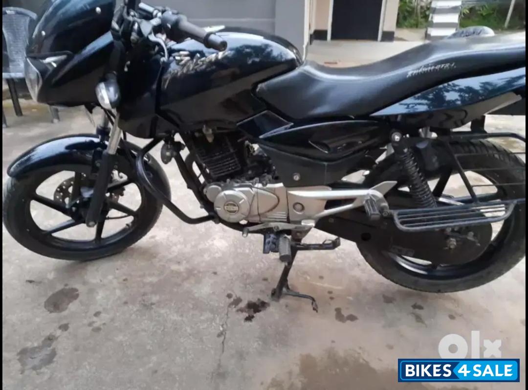 Black Bajaj Pulsar 150 DTSi