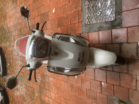 White Suzuki Access 125 Special Edition