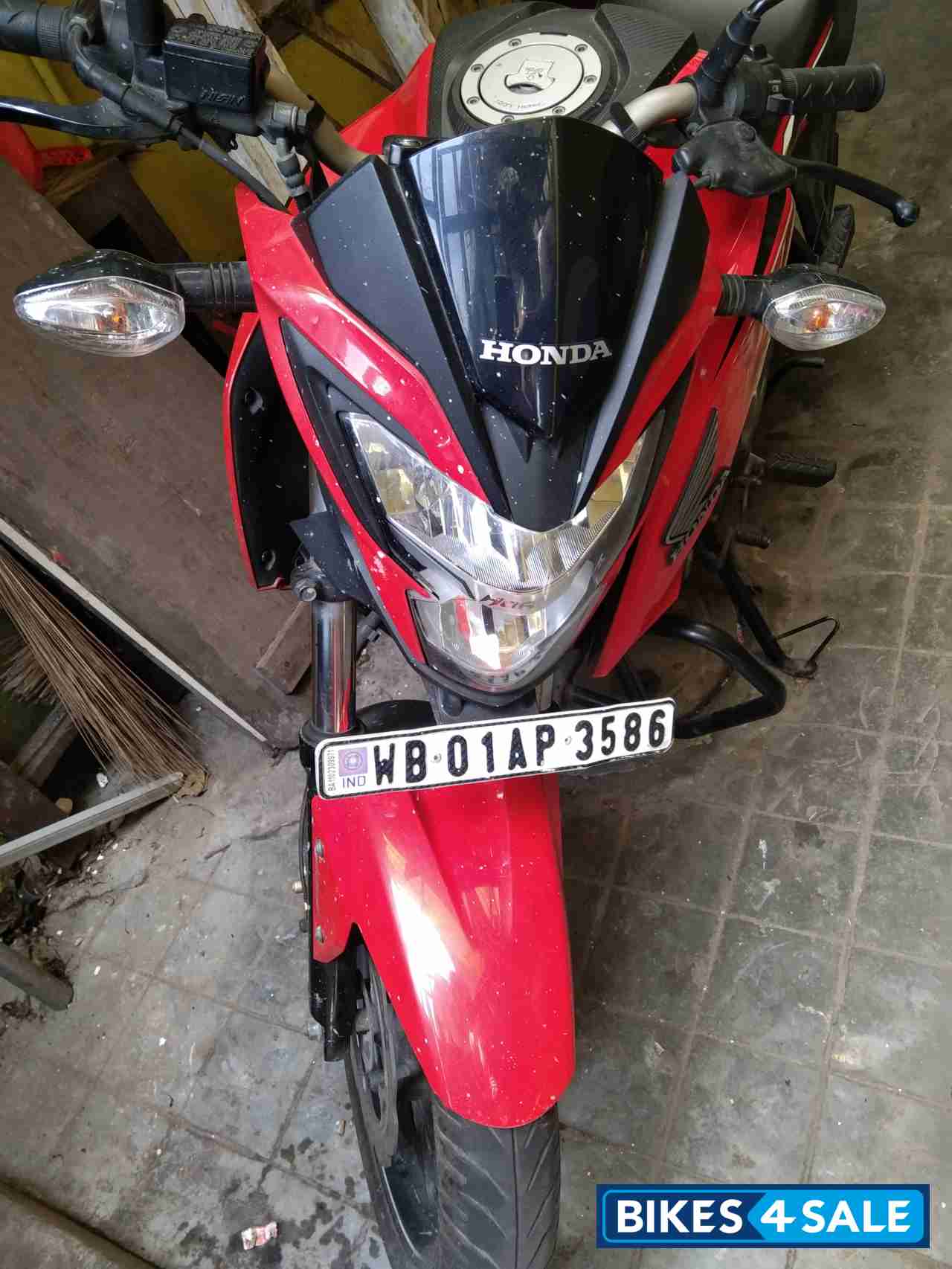 Honda CB Hornet 160R