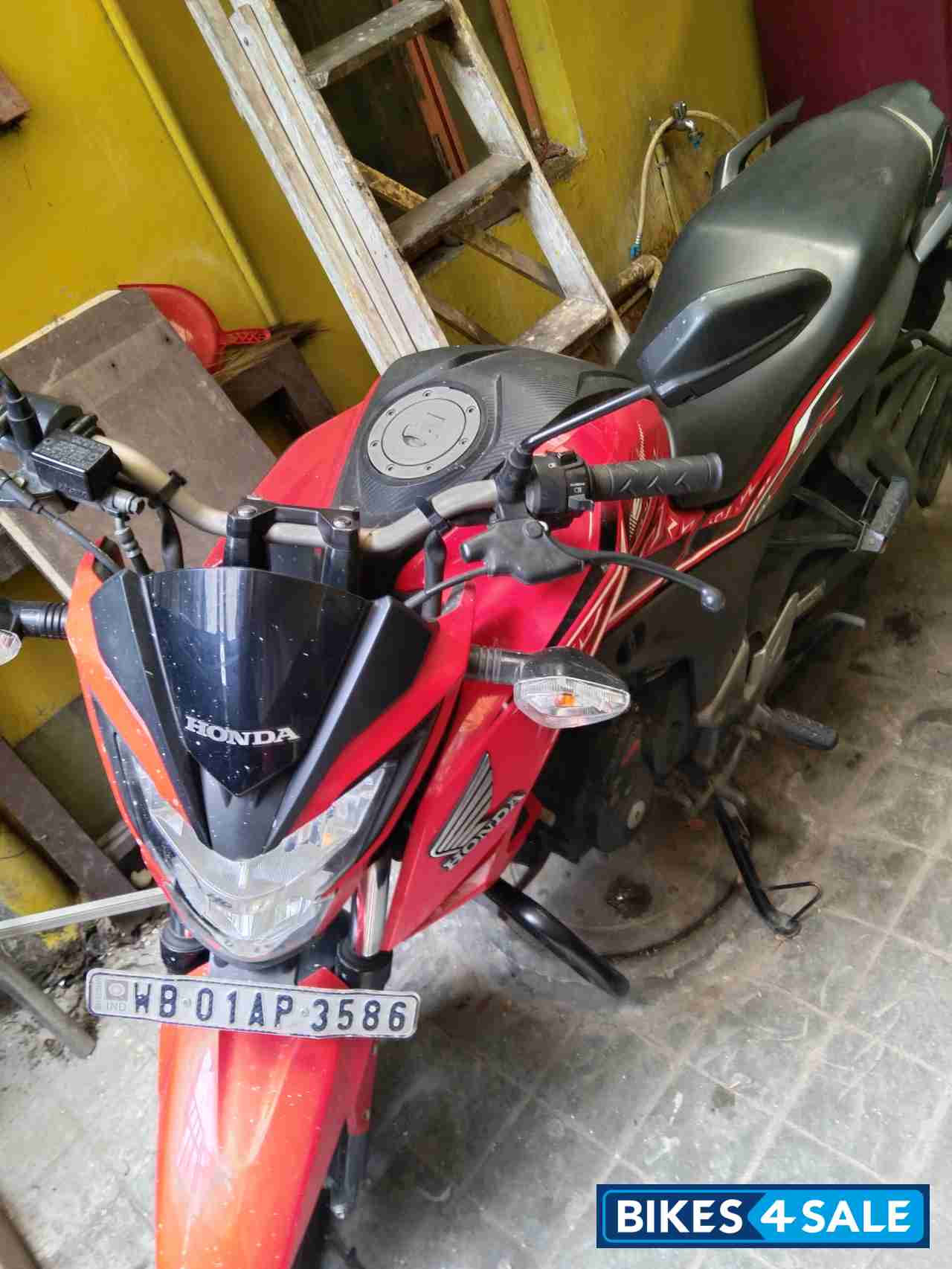 Honda CB Hornet 160R