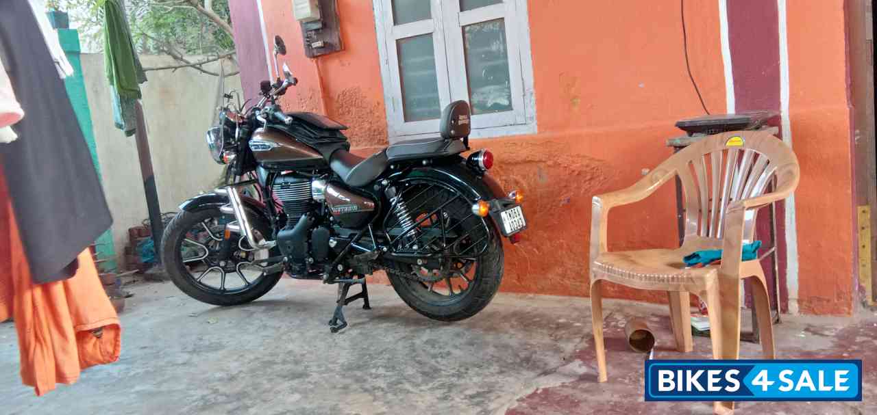 Royal Enfield Meteor 350 Supernova