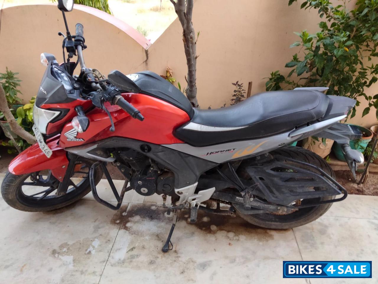 Orange Honda CB Hornet 160R