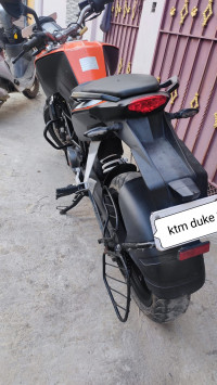 Orange KTM Duke 200