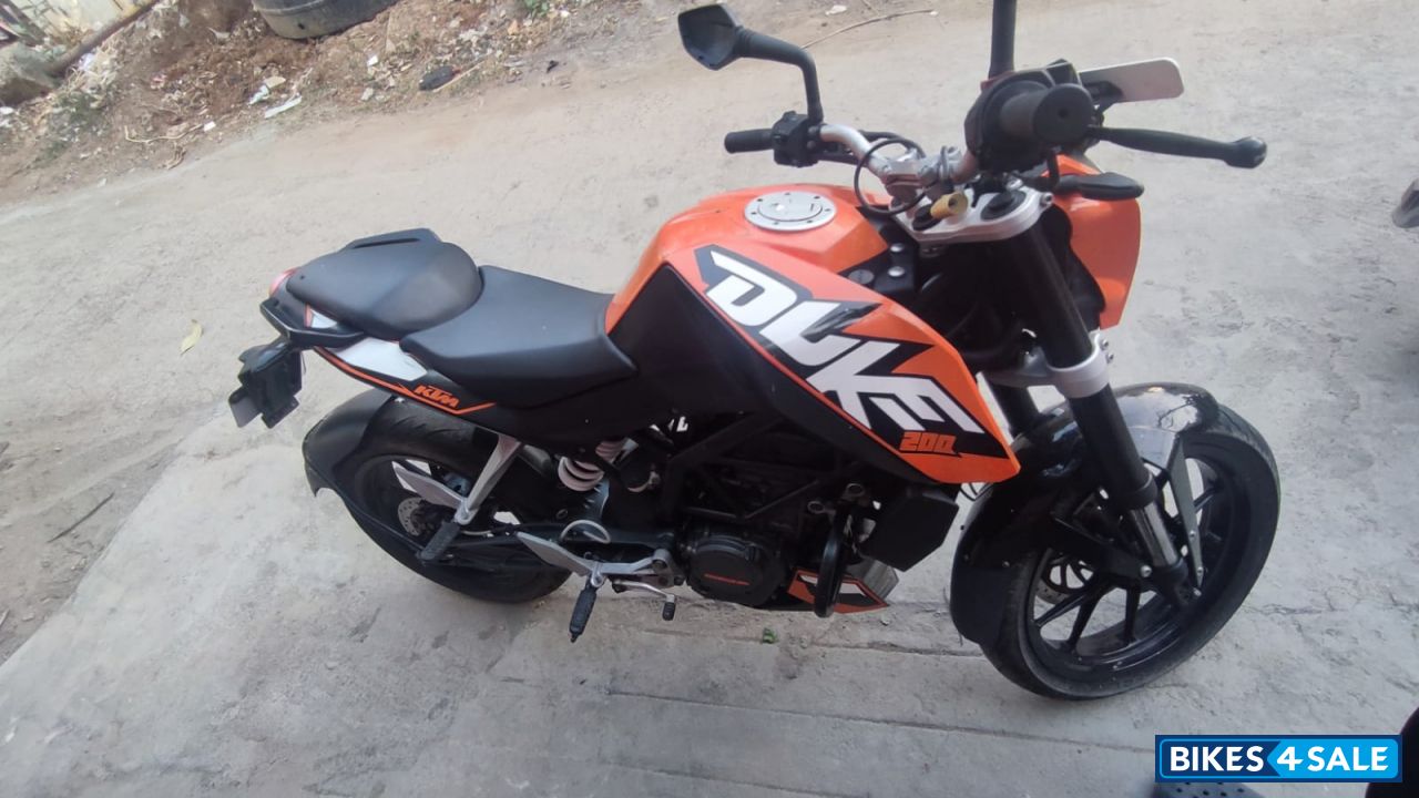 Orange KTM Duke 200