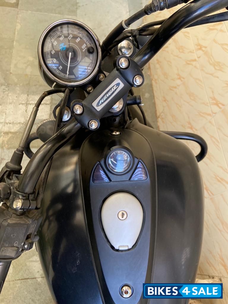 Bajaj Avenger Street 220