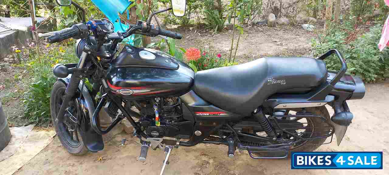 Bajaj Avenger Street 220