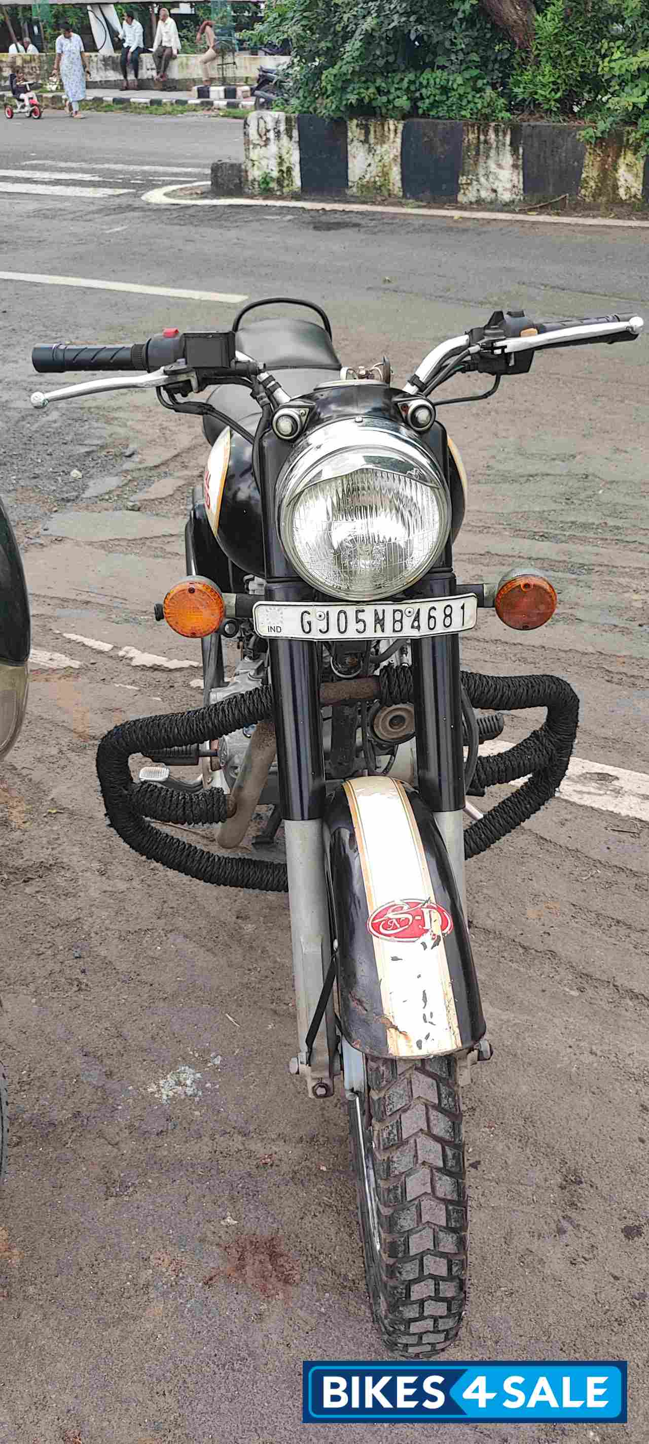 Black Royal Enfield Classic 500