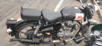 Black Royal Enfield Classic 500
