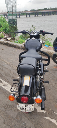 Black Royal Enfield Classic 500