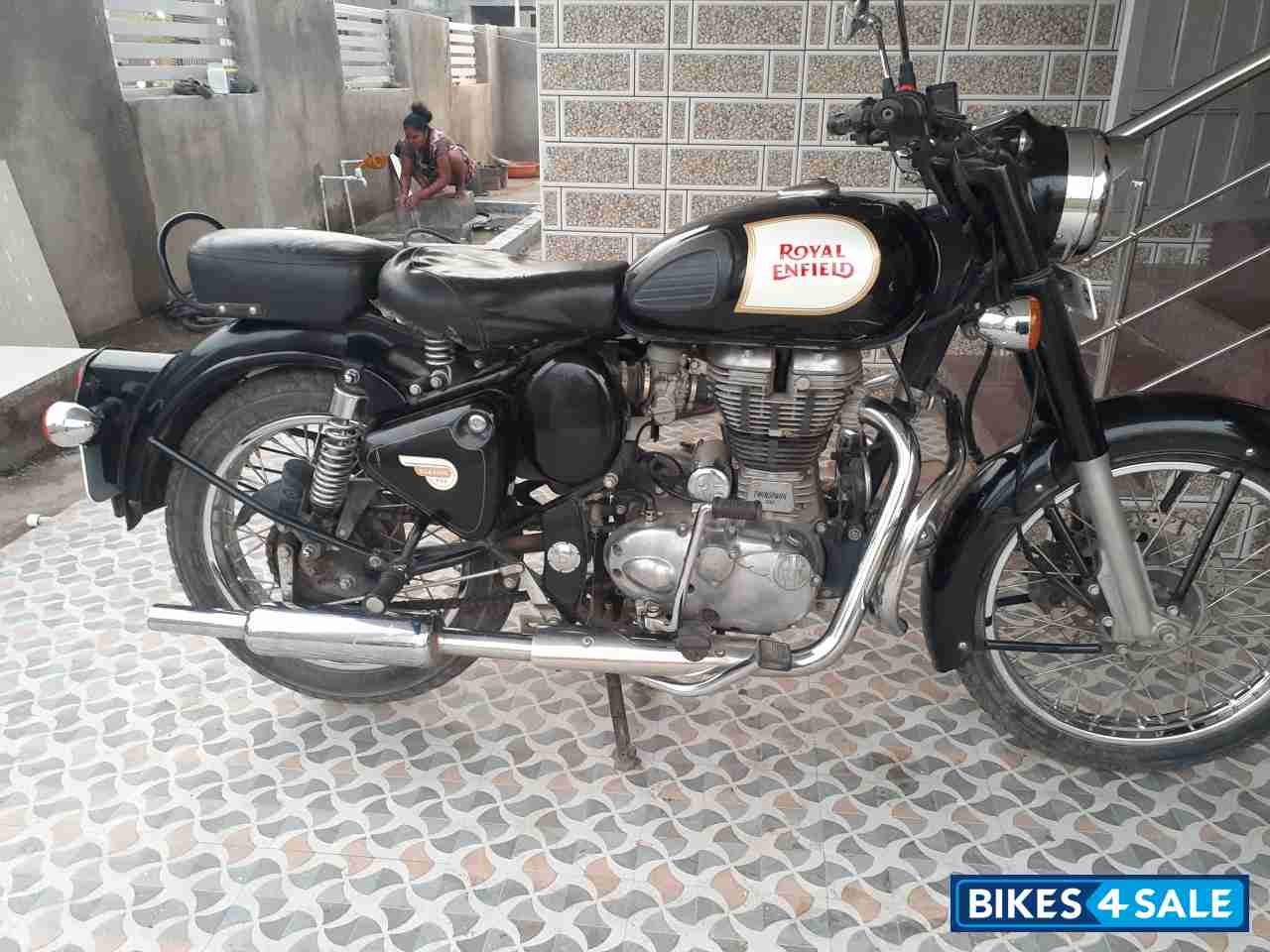 Black Royal Enfield Classic 350