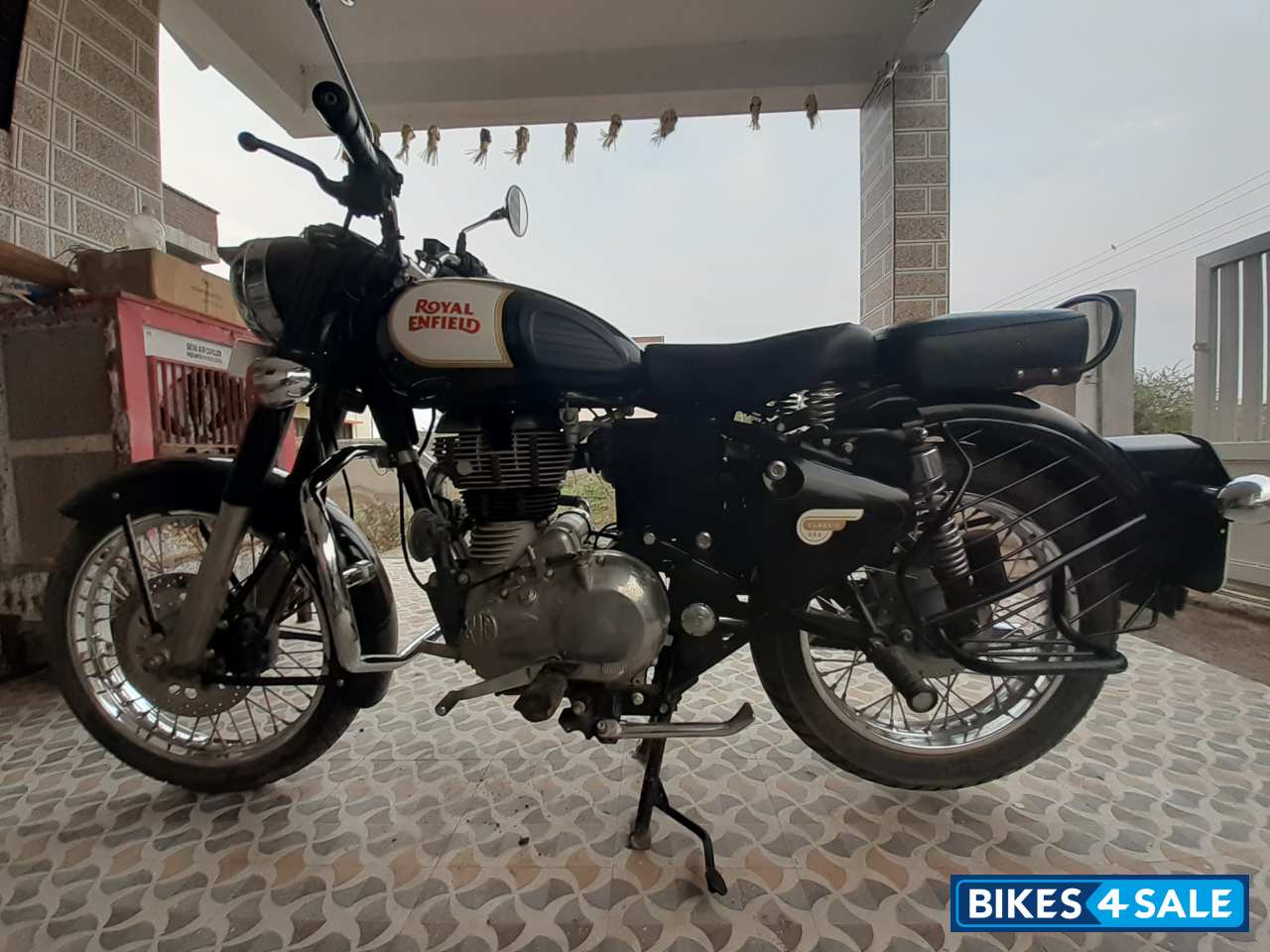Black Royal Enfield Classic 350