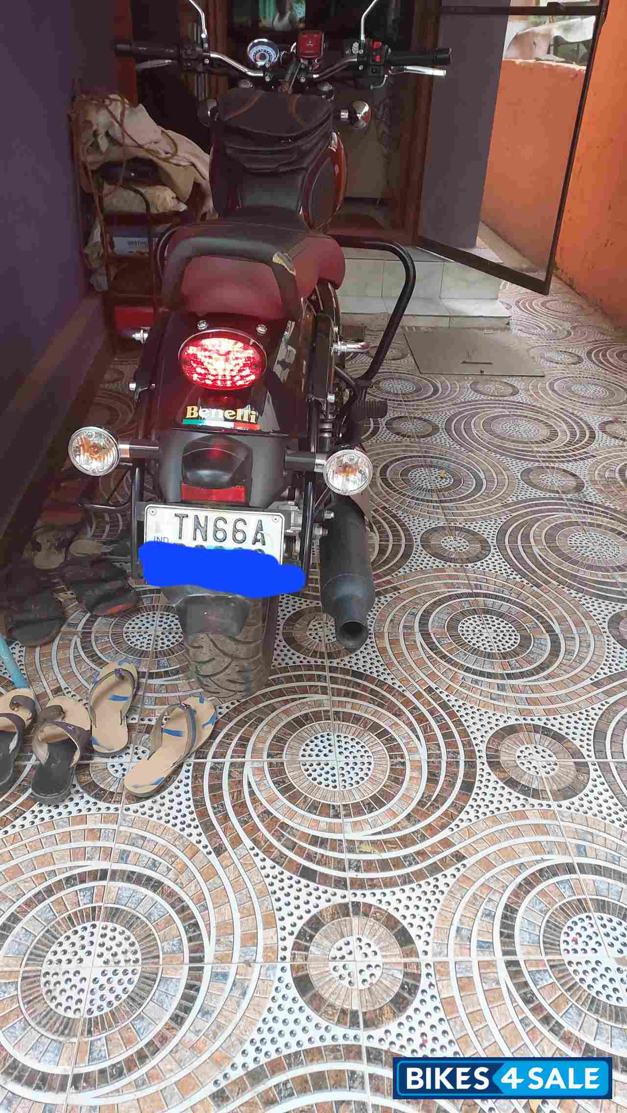 Red Benelli Imperiale 400