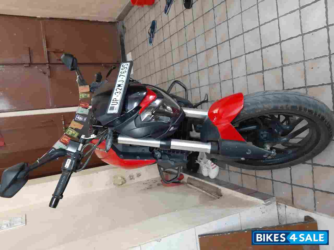Red Bajaj Dominar 250