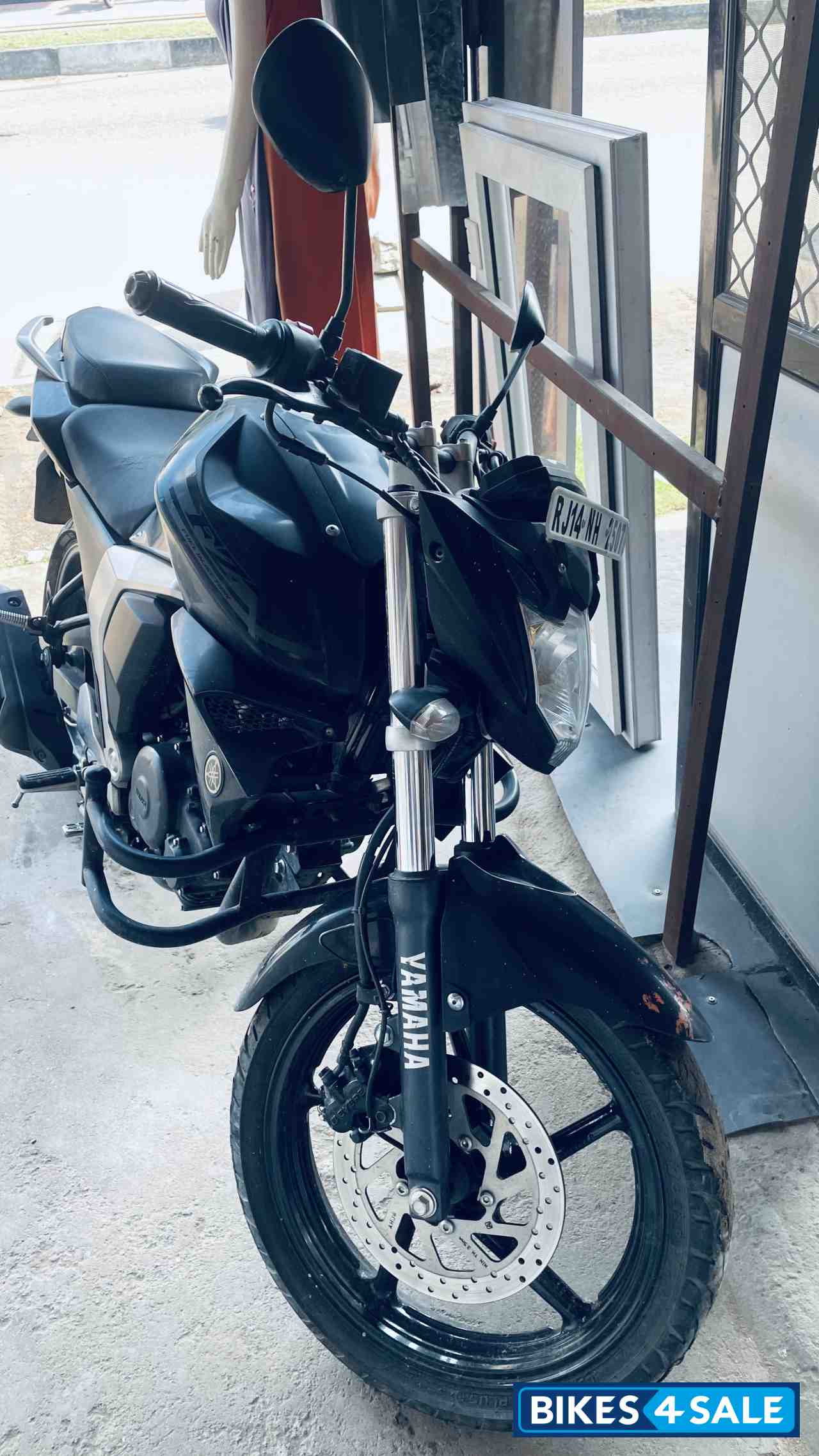 Yamaha FZ FI V2