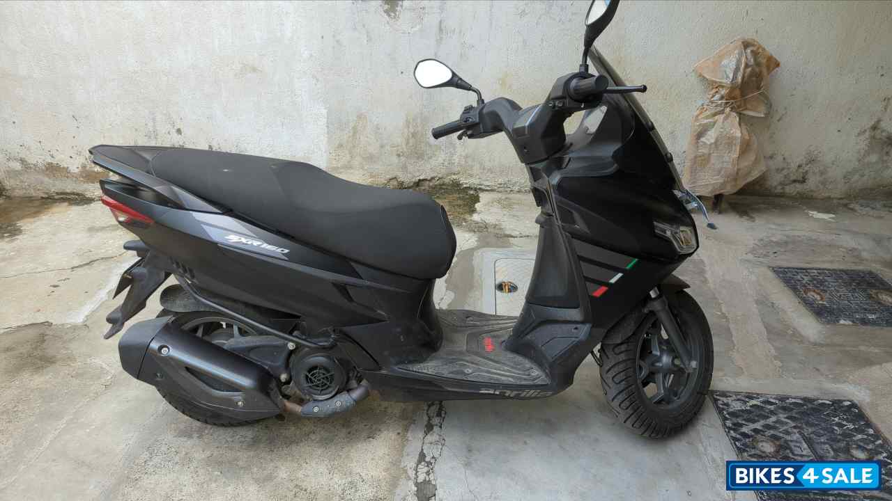 Mat Black Aprilia SXR 160