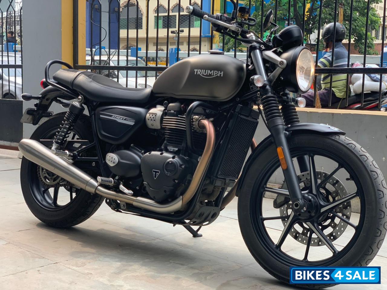 Iron Stone Triumph Street Twin