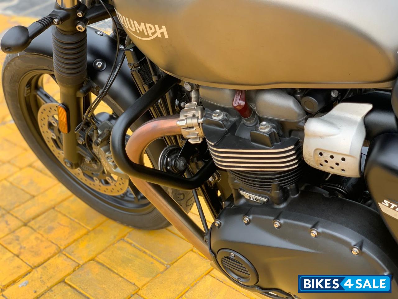 Iron Stone Triumph Street Twin Iron Stone Triumph Street Twin