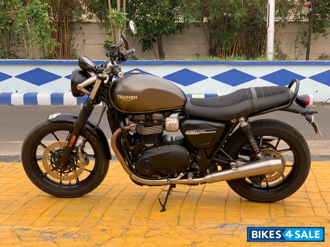 Iron Stone Triumph Street Twin Iron Stone Triumph Street Twin