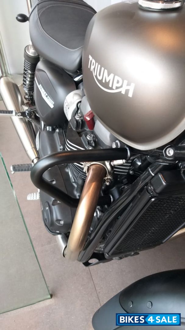 Iron Stone Triumph Street Twin Iron Stone Triumph Street Twin