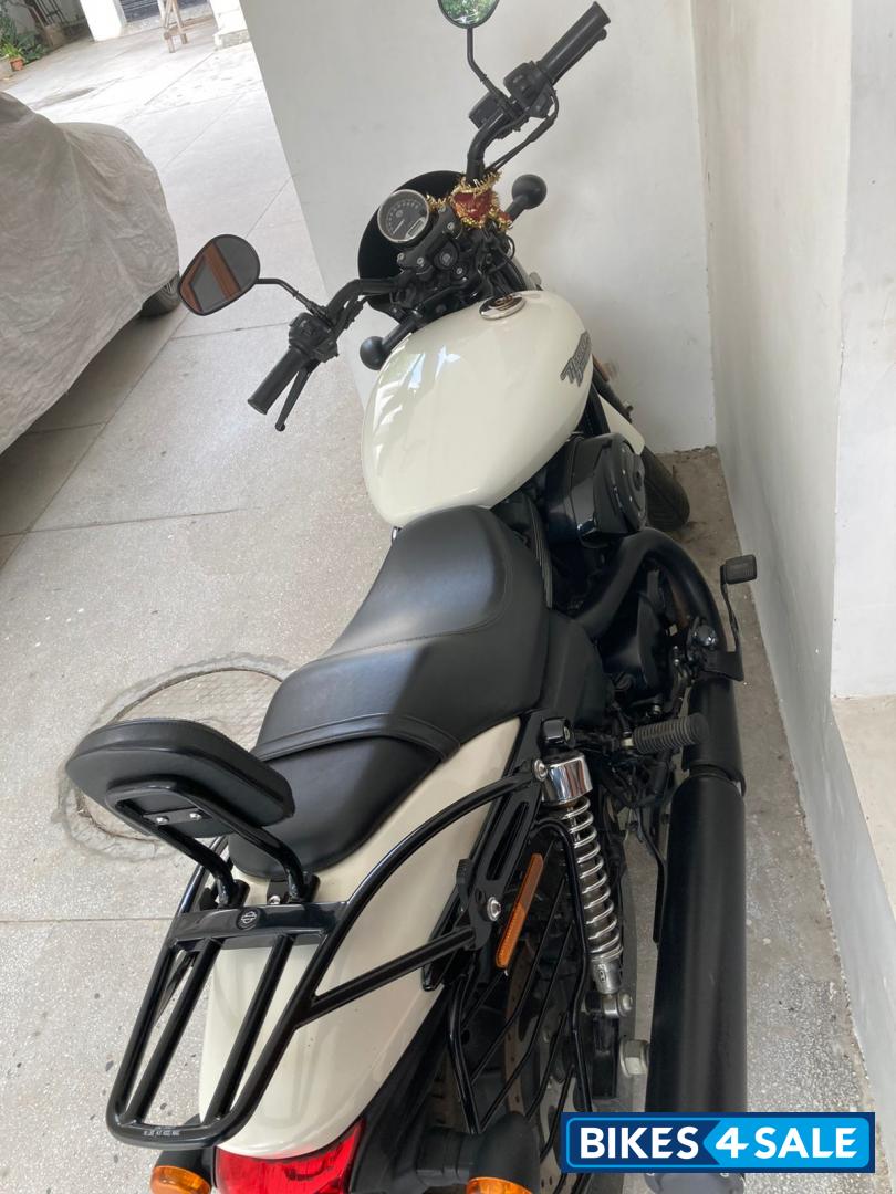 Bonneville Salt Pearl Harley Davidson Street 750