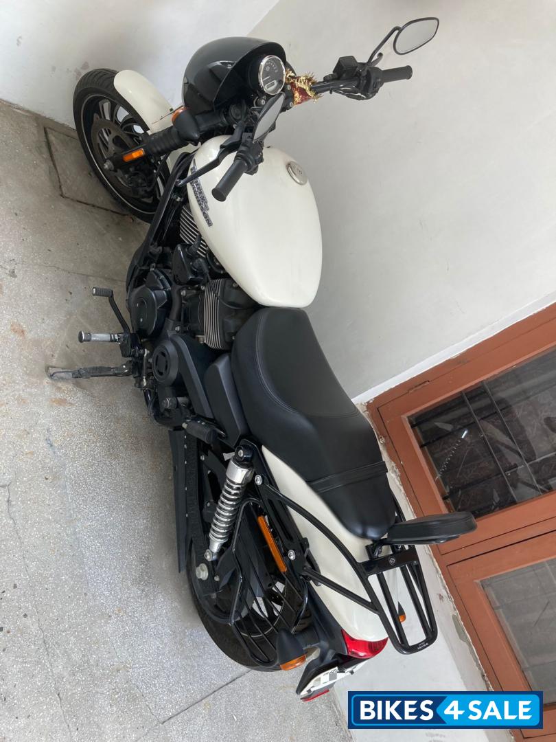 Bonneville Salt Pearl Harley Davidson Street 750