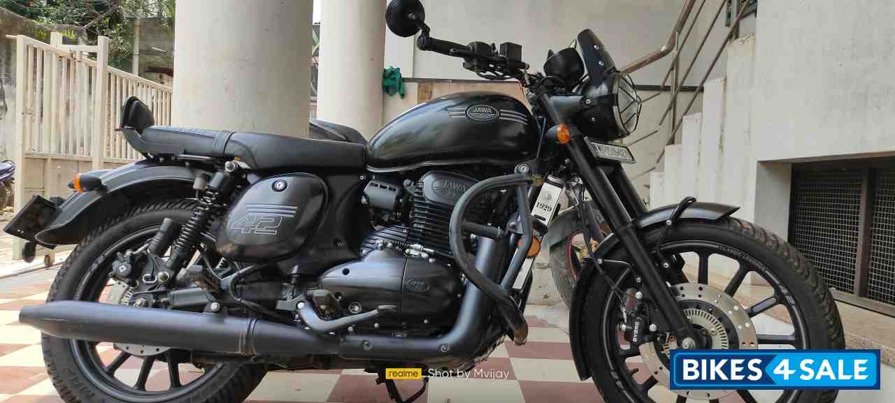 Jawa 42 Dual Channel ABS AllStar Black